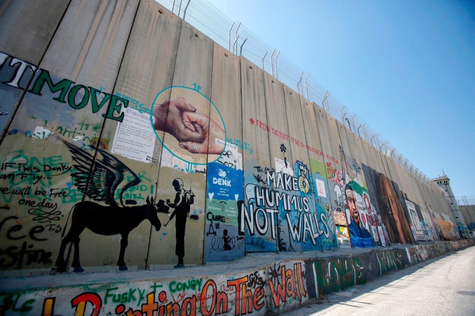 Map showing territorial division and settlement expansion in the West Bank. Illustration of land control and restricted Palestinian movement.